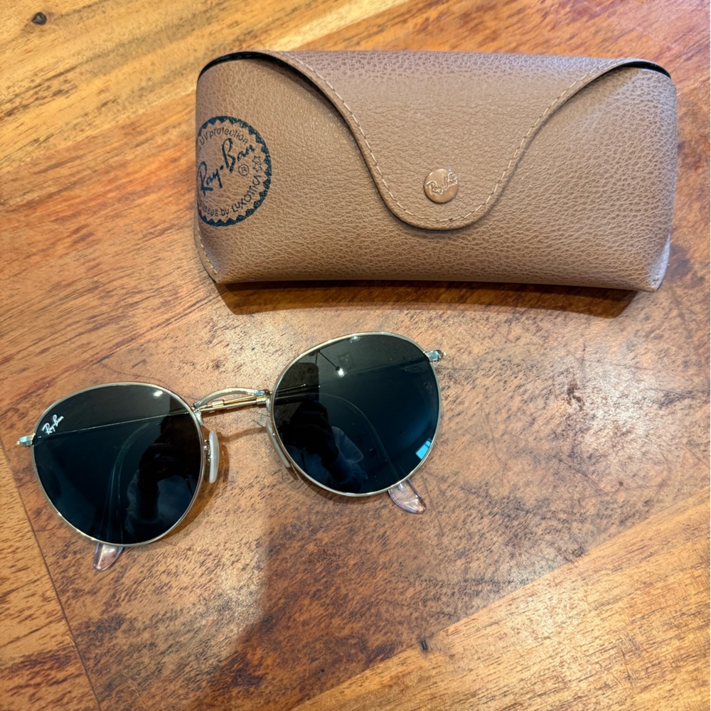 Ray-Ban Round Metal RB3447 Sunglasses with Brown Case